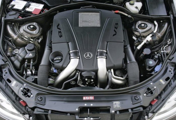 mercedes Benz engine